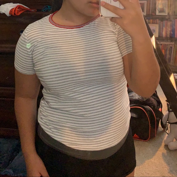 Cute black/ red striped t-shirt - Picture 4 of 4